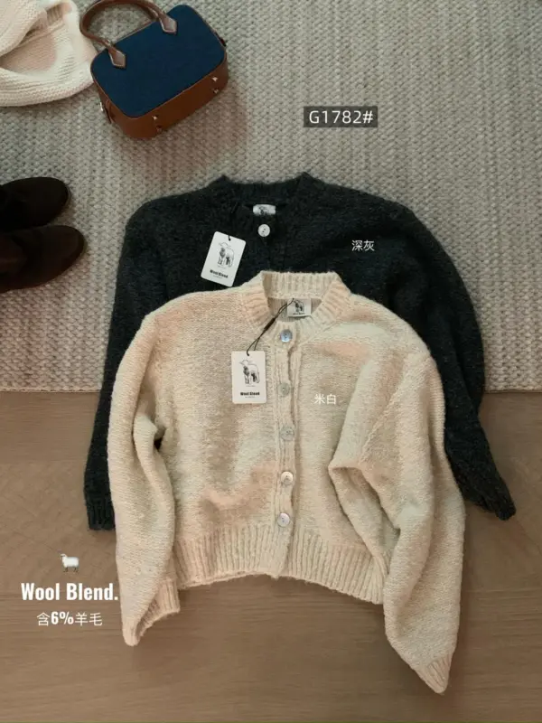 韓系肌理感貝殼扣混紡保暖毛衣（含6%羊毛）